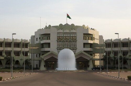 Article : Présidentielle au Burkina : les favoris, les faiseurs de roi et les tocards